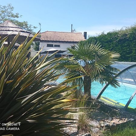 Mas Des Vignes Piscine Chauffee Acomodação com café da manhã Le Champ-Saint-Pere Exterior foto