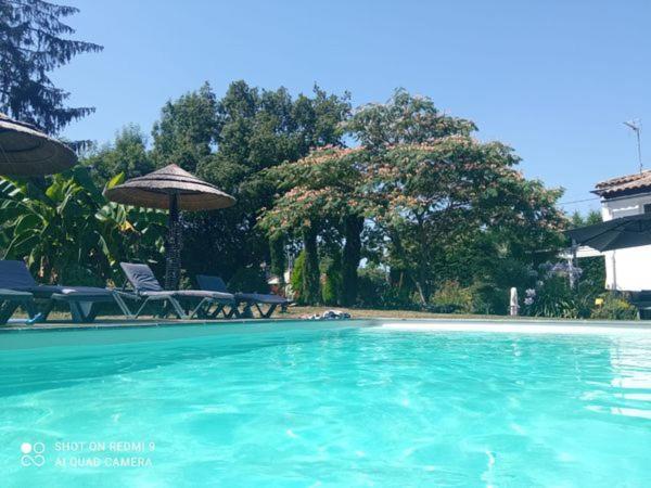 Mas Des Vignes Piscine Chauffee Acomodação com café da manhã Le Champ-Saint-Pere Exterior foto